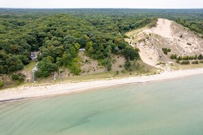 Beach nearby - Hummingbird Beach House | Private Beach | Lakeside (Holland)