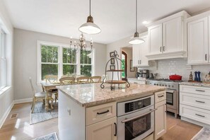 Fridge, microwave, oven, stovetop - Lake Ridge | Hot Tub | New Listing (West Olive)