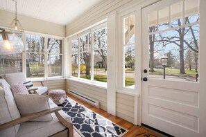 Interior - Sunny Side Cottage | Hot Tub | Fire Pit | BBQ (Saugatuck)