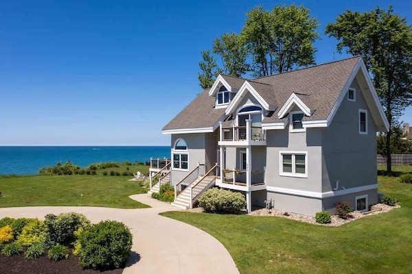 The Circle Drive at Sunset Haven