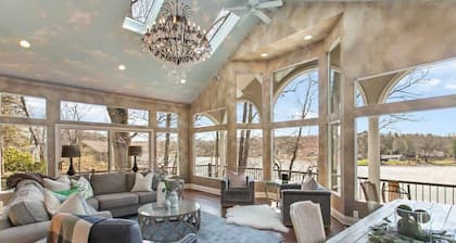 The SaugaBuck House | River Front | Hot Tub
