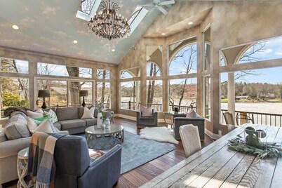 The SaugaBuck House | River Front | Hot Tub