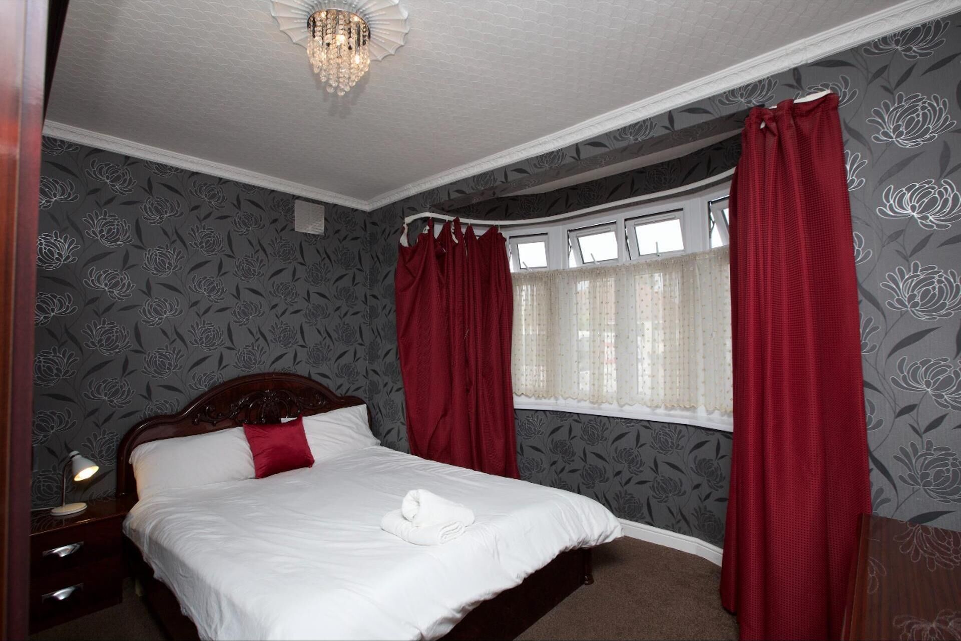 Hus | 2 soverom, strykejern/-brett, wi-fi (inkludert) og sengetøy