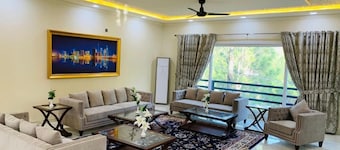 Hidden Hills Hotel & Resort