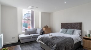 2 habitaciones, tabla de planchar con plancha y wifi gratis 
