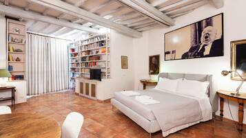 BĂŒgeleisen/BĂŒgelbrett, kostenloses WLAN, BettwĂ€sche