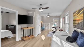 4 bedrooms, desk, iron/ironing board, WiFi