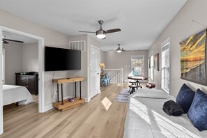 4 bedrooms, desk, iron/ironing board, WiFi