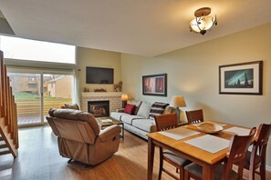 Télévision, cheminée