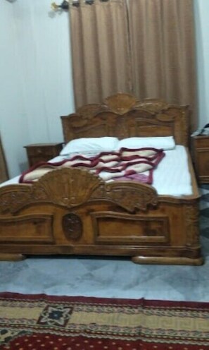 Deluxe Double Room | Soundproofing, iron/ironing board, free WiFi