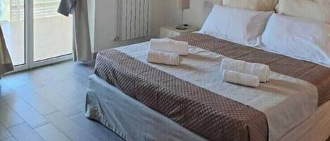 Bureau, chambres insonorisées, Wi-Fi gratuit