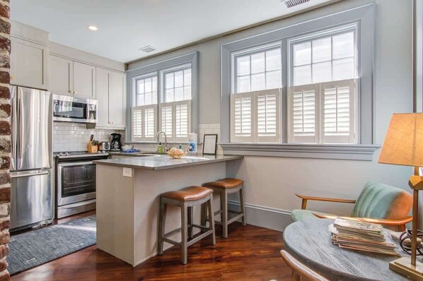 Fridge, microwave, oven, stovetop - The Melody | 2BR Retreat, Steps to King Street (Charleston)