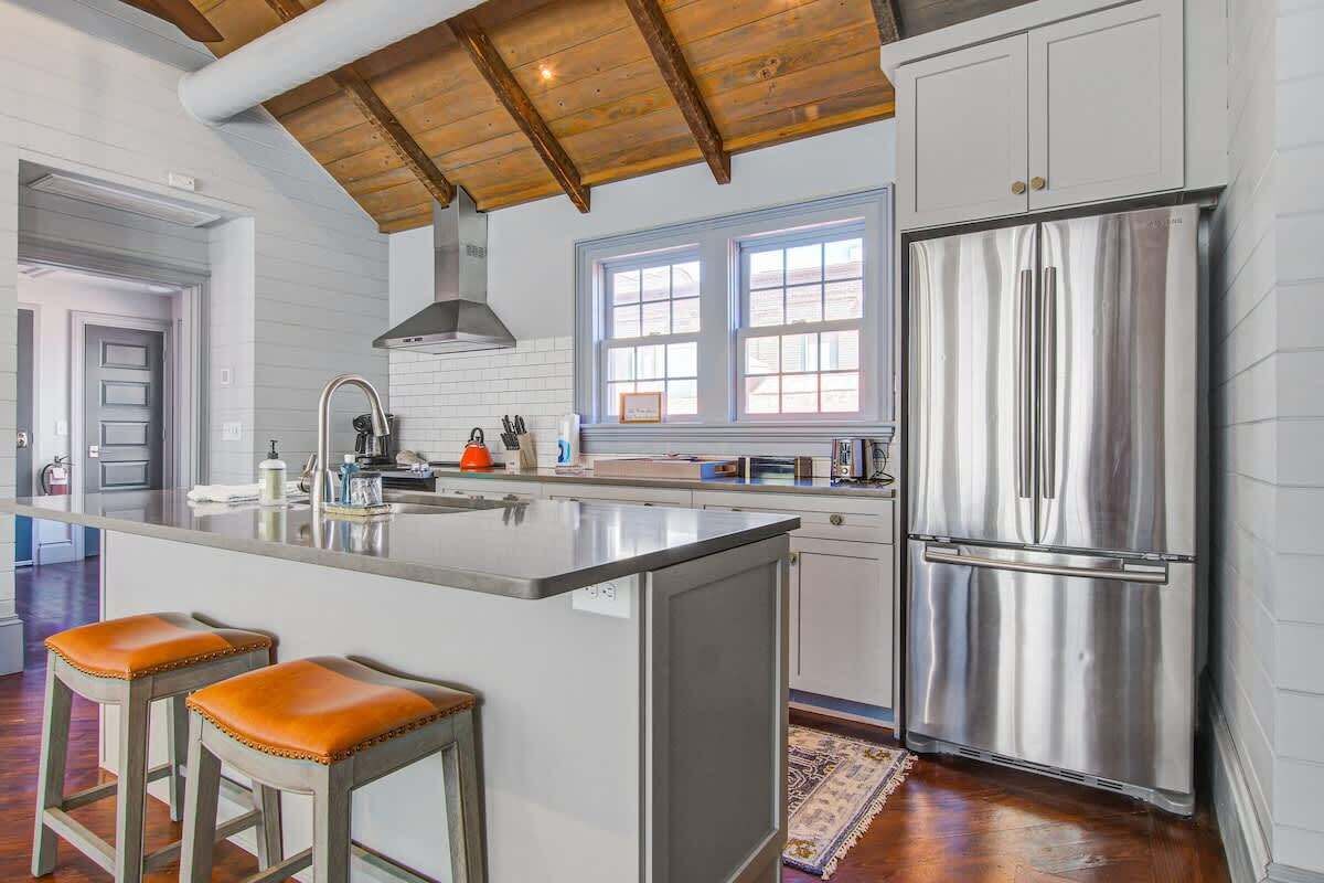 Refrigerador, microondas, parrilla de estufa y lavavajillas 