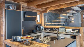 Unclassified image, 3 of 16, button - Luxury ski-in/ski-out chalet with jacuzzi and sauna (Les Saisies)