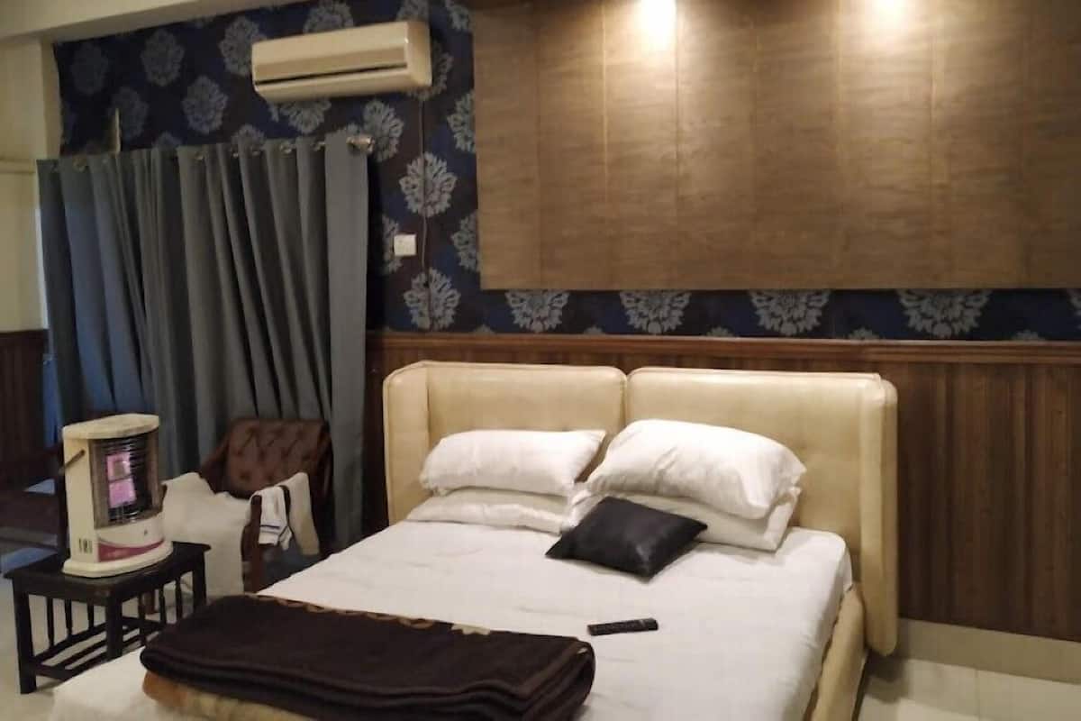 Soundproofing, iron/ironing board, free WiFi