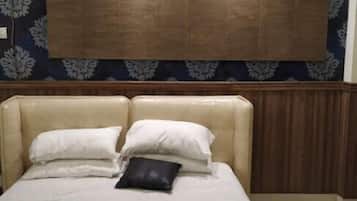 Habitación Deluxe doble | Sistema de insonorización, tabla de planchar con plancha, wifi gratis