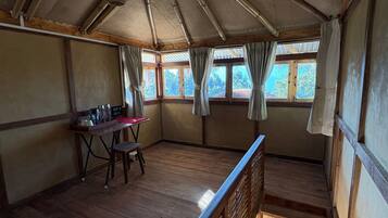 Family Cottage, Hill View | Free WiFi, bed sheets