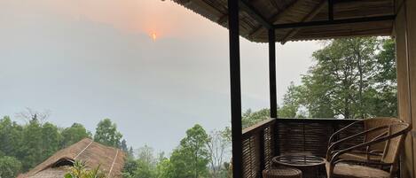 Traditional Loft, Hill View | Terrace/patio