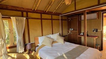 Ropa de cama de alta calidad, cubrecamas y cortinas blackout