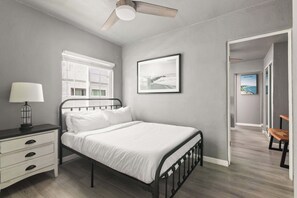 3 habitaciones, escritorio, tabla de planchar con plancha y wifi 