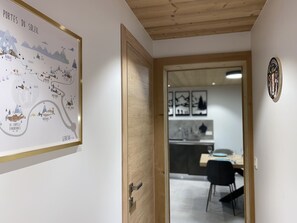Interior - Chalet, 3 Rooms, 6 People, South Facing, Terrace, Private Parking (Châtel)