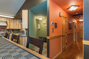 Dining - The Palisade_AC & Hot Tub, Arcade, Foosball, Dart Board + 1G Wifi, Smart TV's, Surround Sound (Truckee)