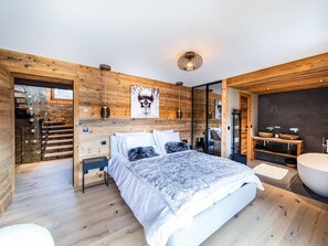 5 chambres, accès au Wi-Fi (inclus), literie fournie