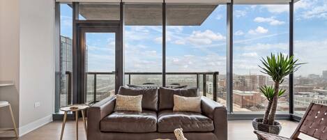 Televisión, estéreo y oficina