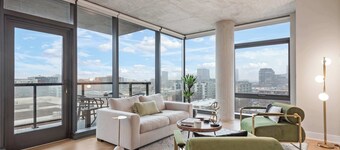 West Loop High-End 2BR: Walkable, City Views
