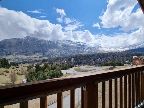 Apartment for 4 near slopes with Parking and Balcony
