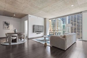 Televisión y oficina