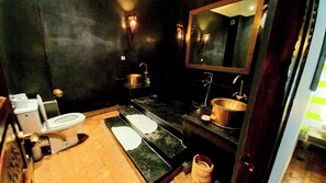 Junior-Suite, Poolblick | Badezimmer