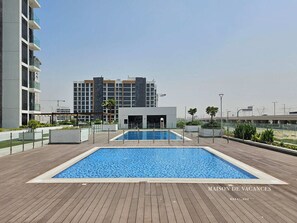 Apartment | Pool - Modern Studio 10mins to Dubai Mall (Dubai)