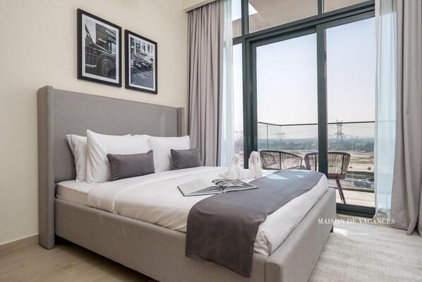 1 bedroom, iron/ironing board, free WiFi, bed sheets - Modern Studio 10mins to Dubai Mall (Dubai)