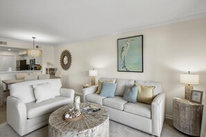 TV - Lakefront 1BR Condo w/ Sunny Porch & Golf Cart in Sandestin! (Miramar Beach)