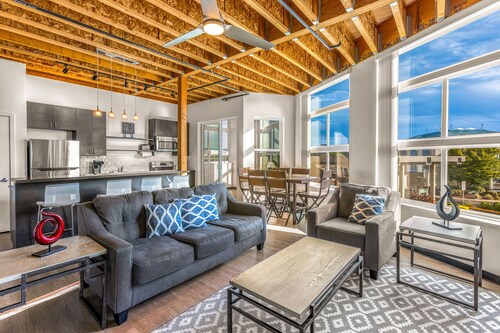 Brand New Condo in Downtown Bremerton