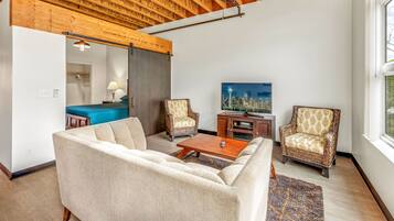 1 bedroom, bed sheets