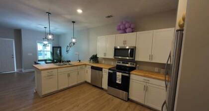 Luxurious Brand-New 1BR Apartment – Modern and Open floor plan with fire pit!