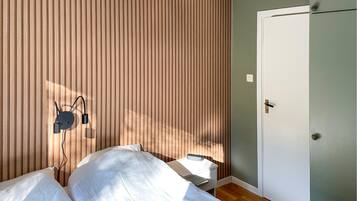 3 bedrooms, iron/ironing board, free WiFi