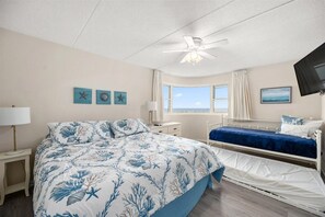 3 chambres, fer et planche à repasser, accès au Wi-Fi (inclus)