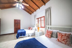 4 bedrooms, iron/ironing board, WiFi, bed sheets