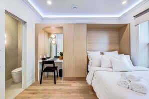 5 Schlafzimmer, Schreibtisch, Bügeleisen/Bügelbrett, WLAN