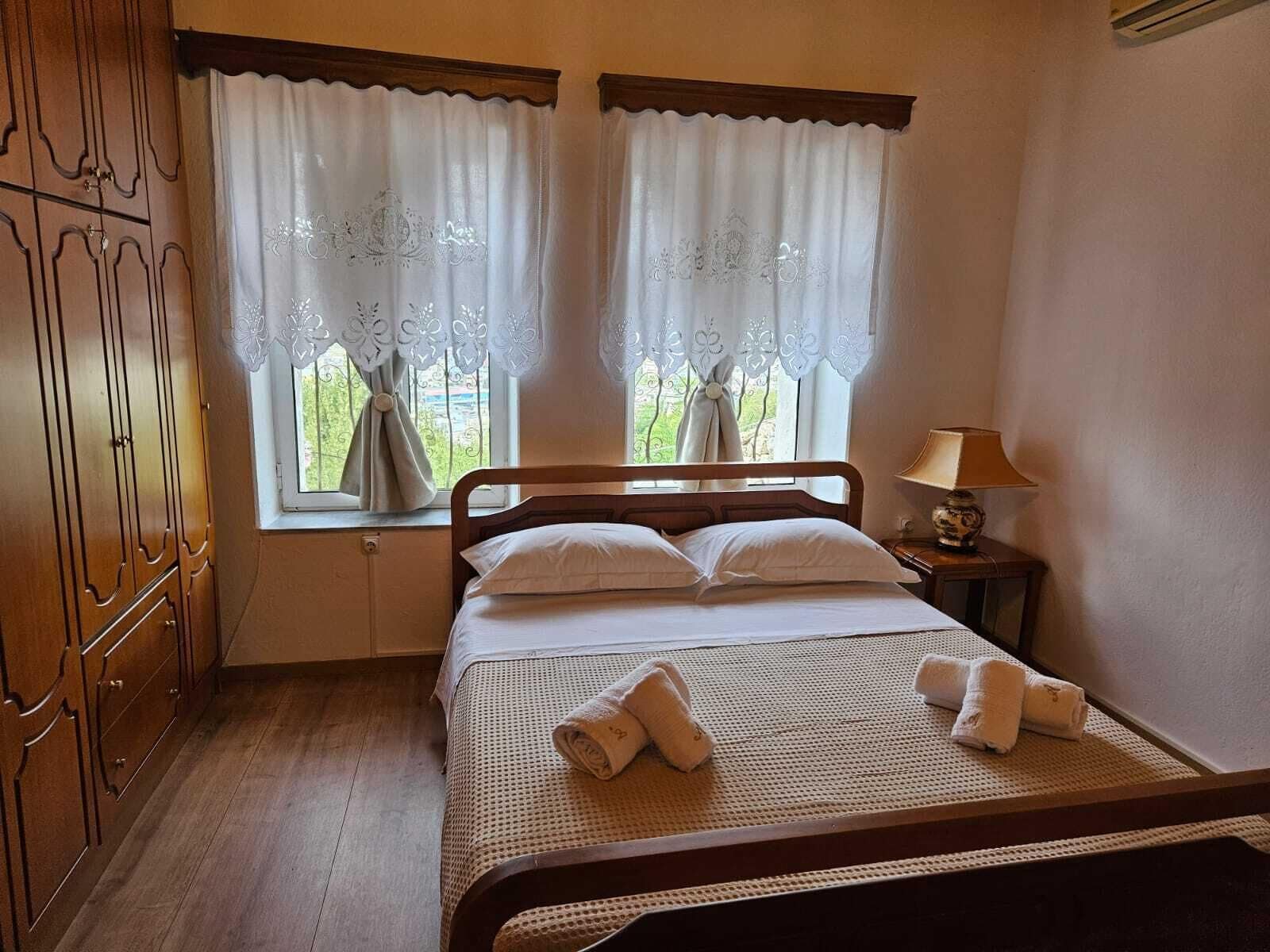 Premium Double Room, 1 King Bed, Private Bathroom, City View | Hypo-allergenic bedding, down duvets, individually furnished