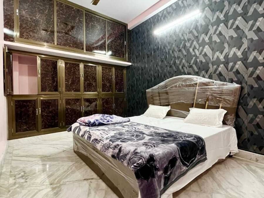 Royal-Zimmer | Hochwertige Bettwaren, Pillowtop-Betten, schallisolierte Zimmer