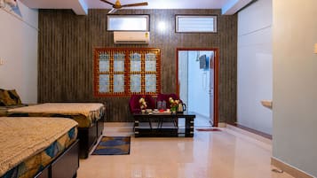 Makan di kamar