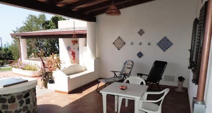 Charming 1-bedroom apartment with WiFi, AC in lovely Lipari