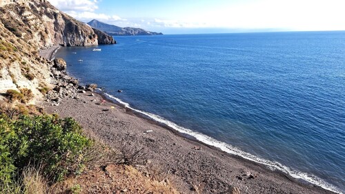 Charming 1-bedroom apartment with WiFi, AC in lovely Lipari