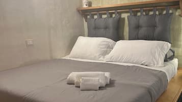 1 bedroom, desk, travel cot, free WiFi