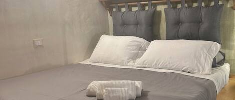 1 bedroom, desk, travel crib, free WiFi