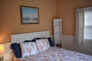 4 bedrooms, iron/ironing board, free WiFi